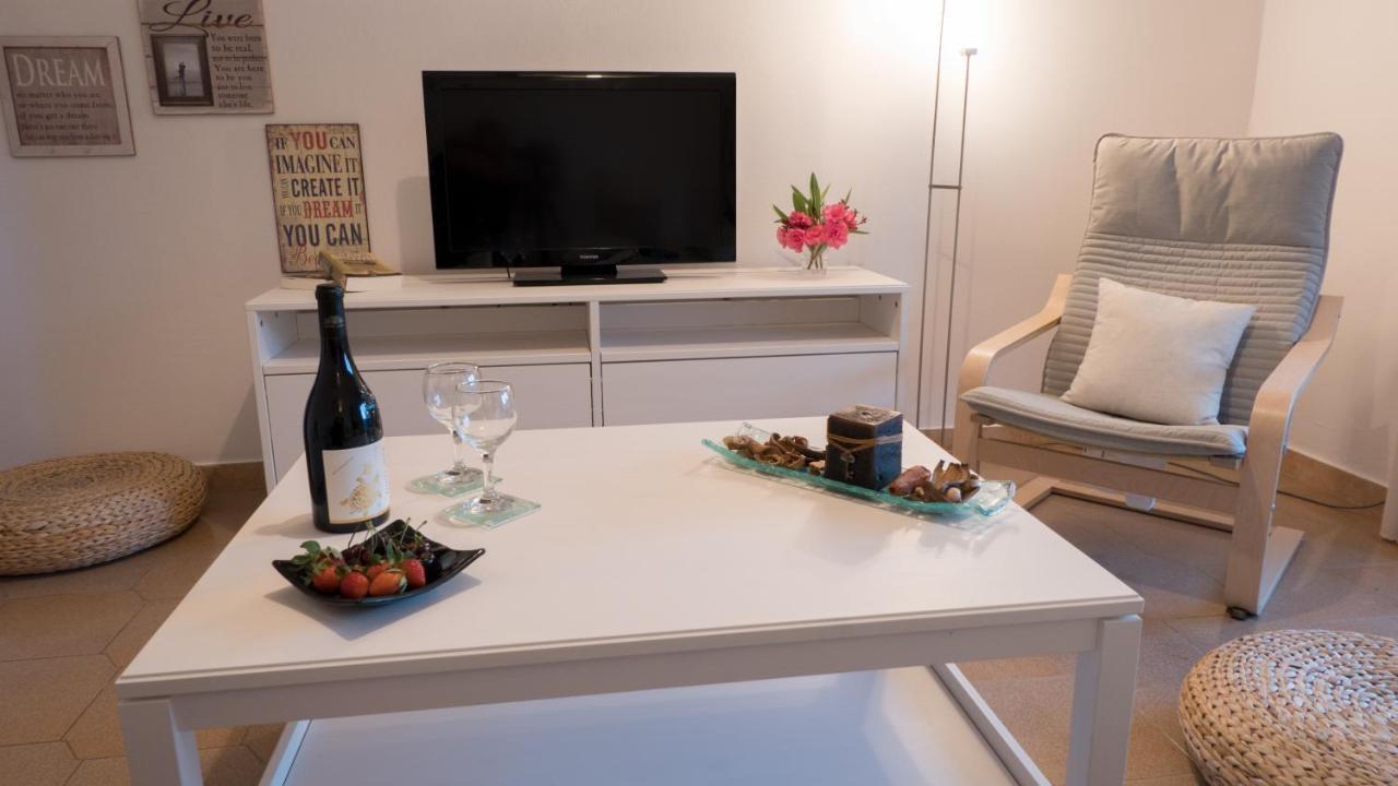 Cozy Family Friendly Apartment With Large Garden Close To Beaches - Dirella Kynopiastai Екстер'єр фото
