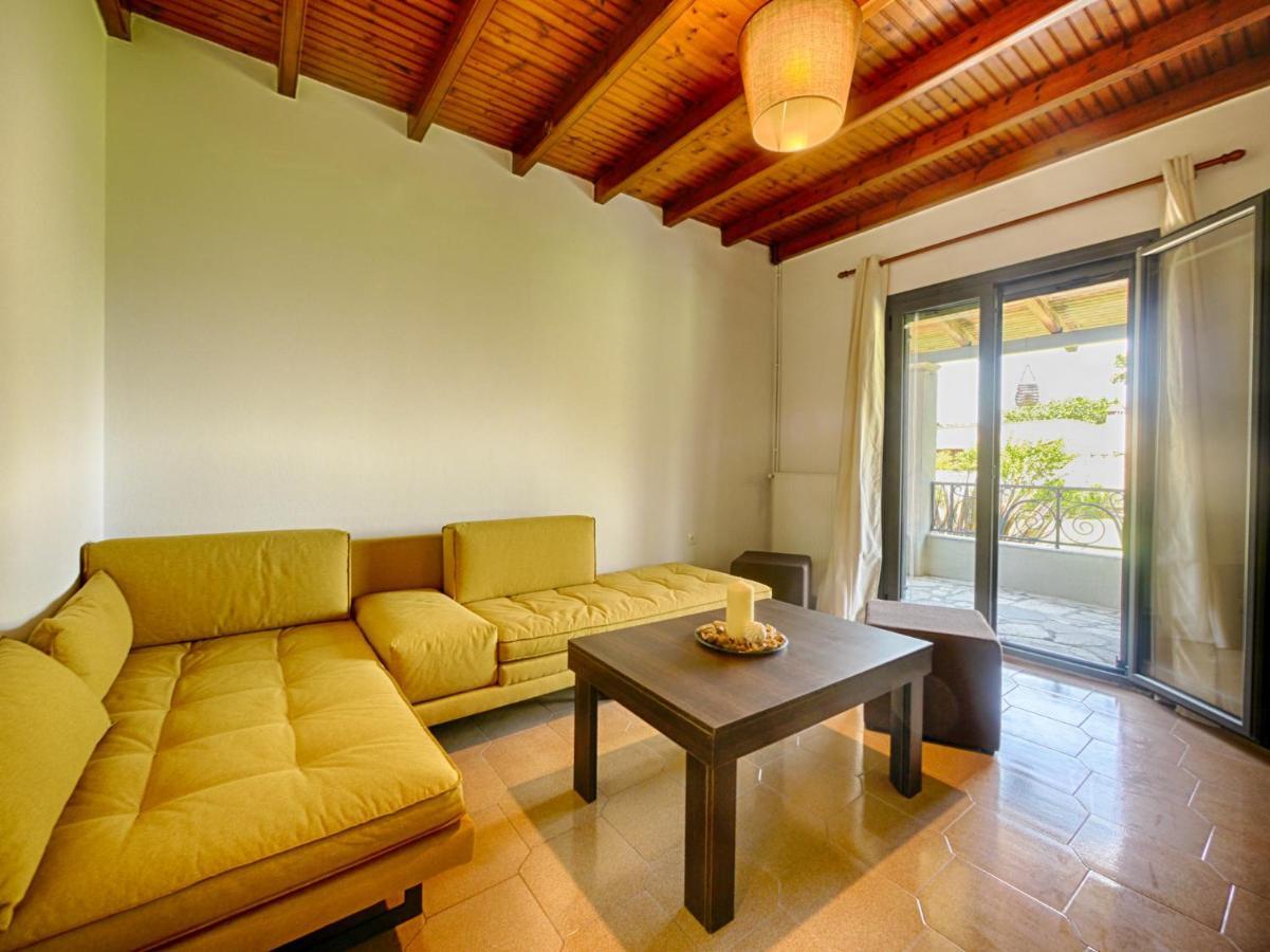 Cozy Family Friendly Apartment With Large Garden Close To Beaches - Dirella Kynopiastai Екстер'єр фото